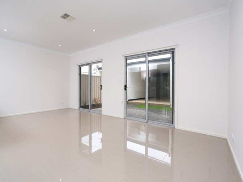 Photo - 33 Lyons Road, Windsor Gardens SA 5087 - Image 5