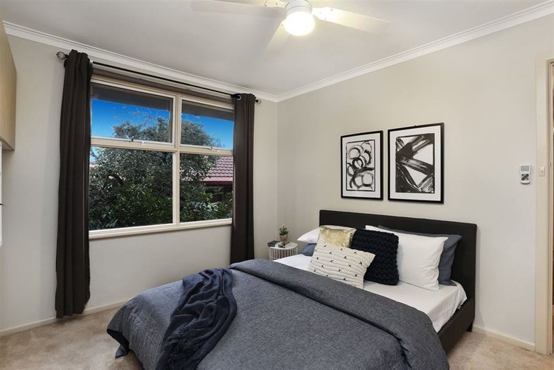 Photo - 33 Macorna Street, Watsonia North VIC 3087 - Image 12