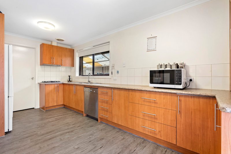 Photo - 33 Madera Drive, Thomastown VIC 3074 - Image 3