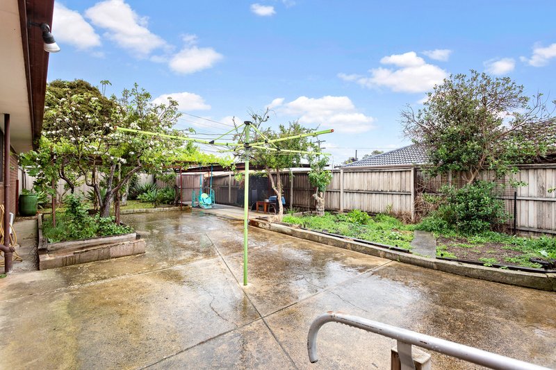 Photo - 33 Madera Drive, Thomastown VIC 3074 - Image 7