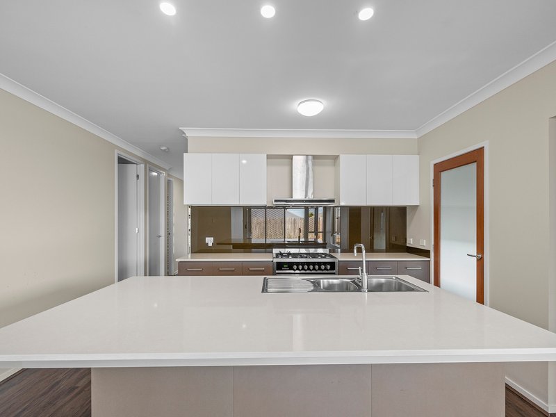 Photo - 33 Magnetic Way, Springfield Lakes QLD 4300 - Image 12