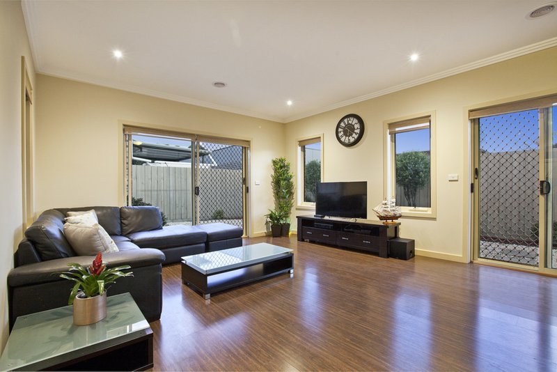 Photo - 3/3 Mahoneys Road, Reservoir VIC 3073 - Image 2