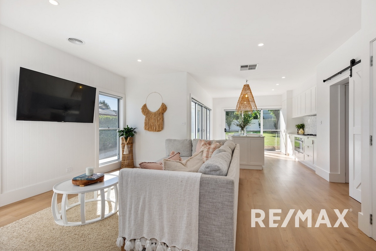 33 Mair Street, Turvey Park, NSW 2650 - Image 9