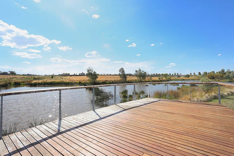 Photo - 33 Mallard Circuit, Craigieburn VIC 3064 - Image 10