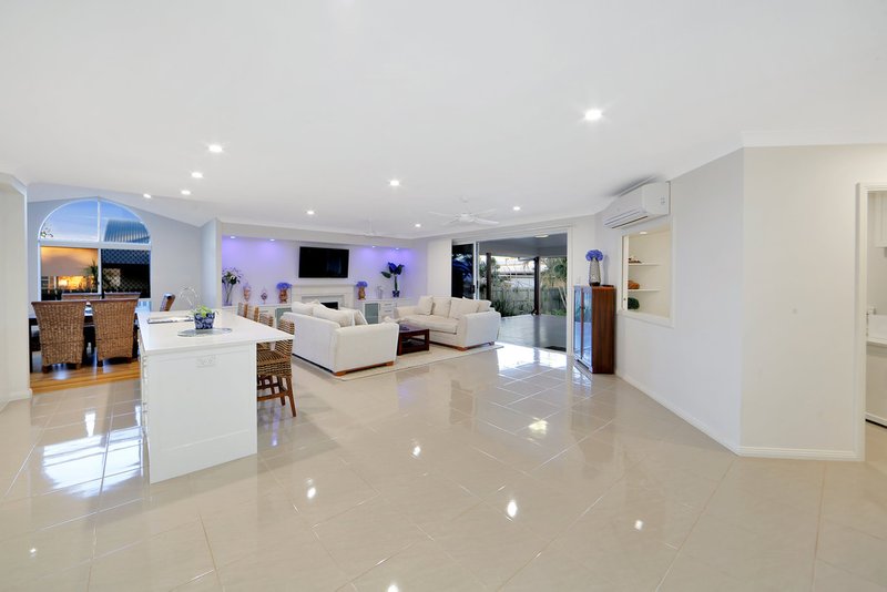 Photo - 33 Mant Street, Point Vernon QLD 4655 - Image 10