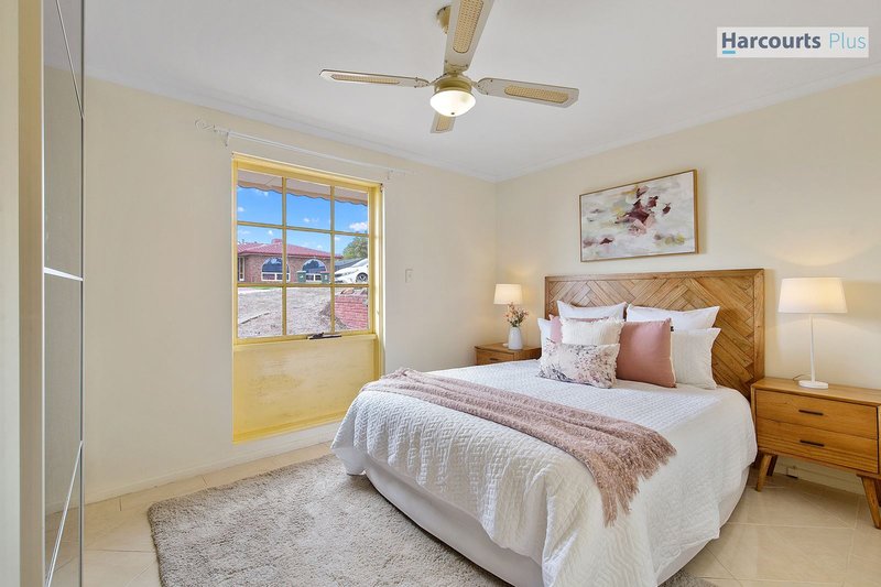 Photo - 33 Manunda Way, Hallett Cove SA 5158 - Image 9