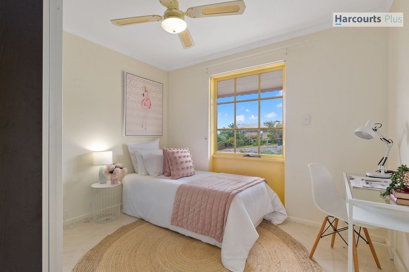 Photo - 33 Manunda Way, Hallett Cove SA 5158 - Image 11