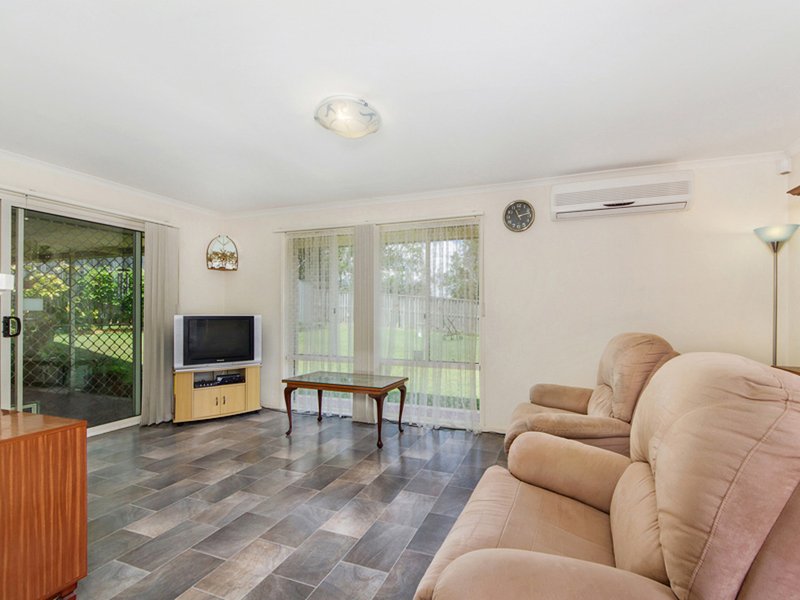 Photo - 33 Maui Crescent, Oxenford QLD 4210 - Image 4