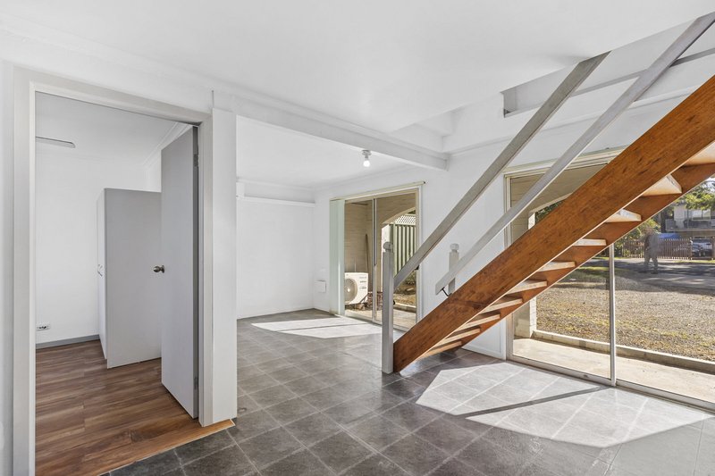 Photo - 33 Mawson Drive, Killarney Vale NSW 2261 - Image 3