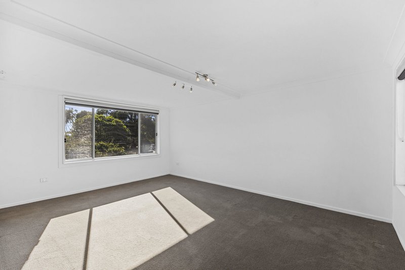 Photo - 33 Mawson Drive, Killarney Vale NSW 2261 - Image 7