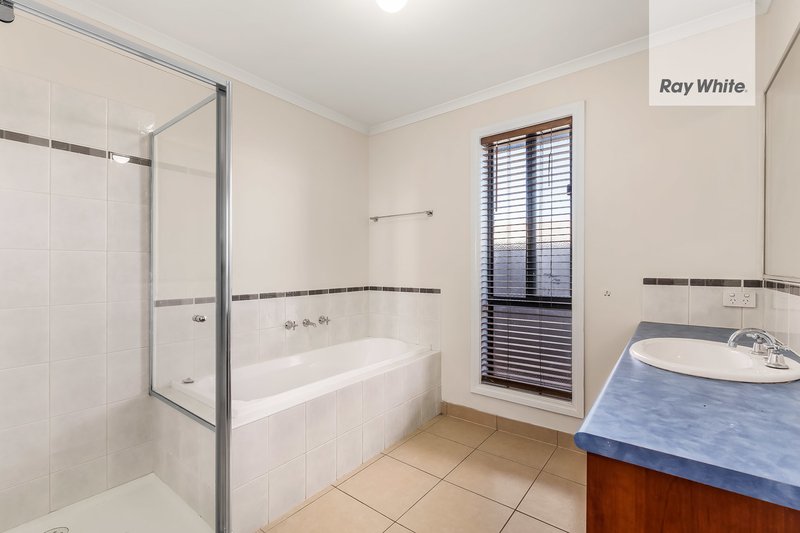 Photo - 33 Mcarthurs Road, South Morang VIC 3752 - Image 5