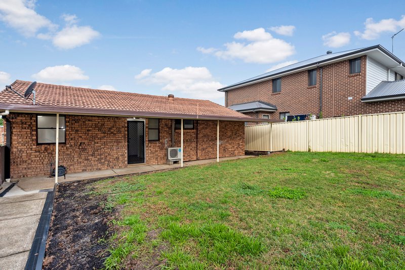 Photo - 33 Mccartney Crescent, St Clair NSW 2759 - Image 6