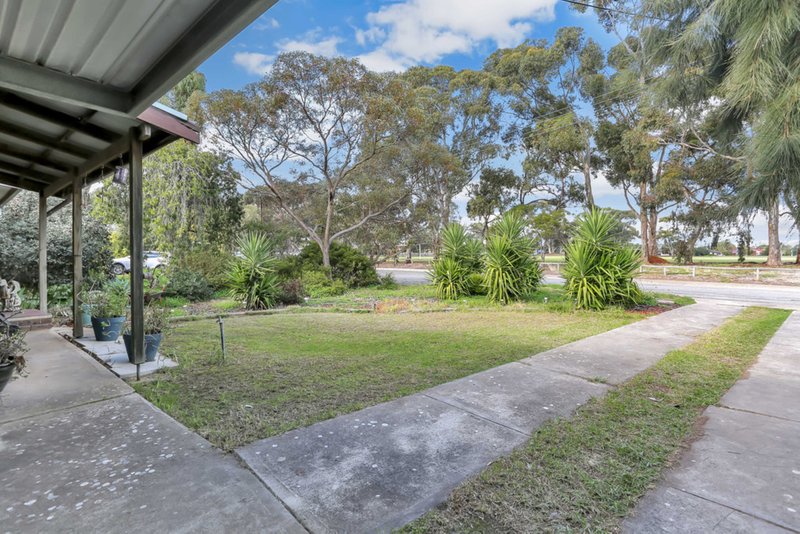 Photo - 33 Mccartney Street, Morphett Vale SA 5162 - Image 2