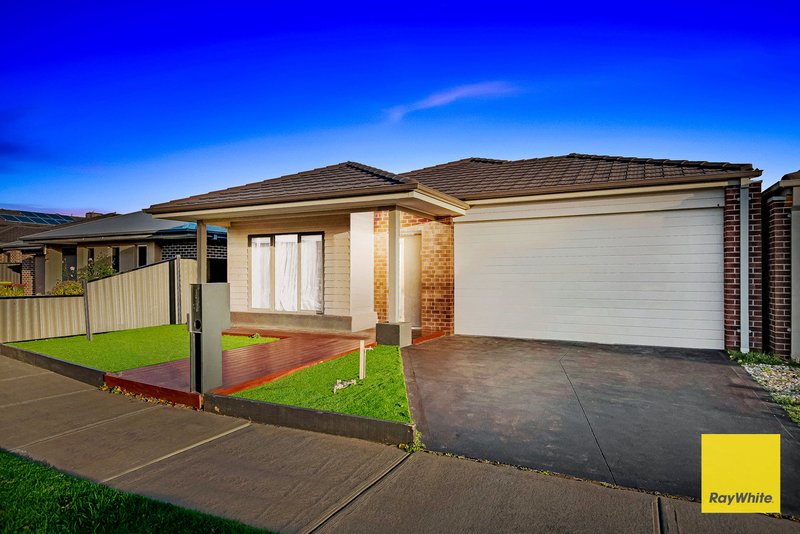 Photo - 33 Mcdougall Place, Truganina VIC 3029 - Image 2