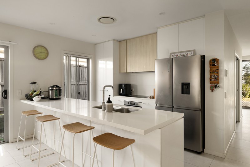 Photo - 33 Meath Crescent, Nudgee QLD 4014 - Image 2