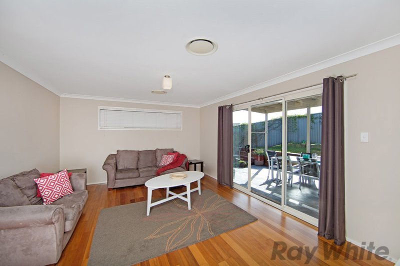 Photo - 33 Mebbin Circuit, Woongarrah NSW 2259 - Image 6