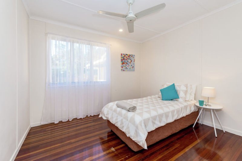 Photo - 33 Mellefont Street, West Gladstone QLD 4680 - Image 17