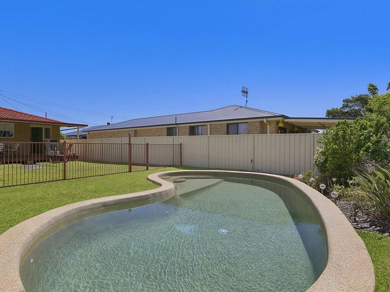 Photo - 33 Melrose Avenue, Gorokan NSW 2263 - Image 3