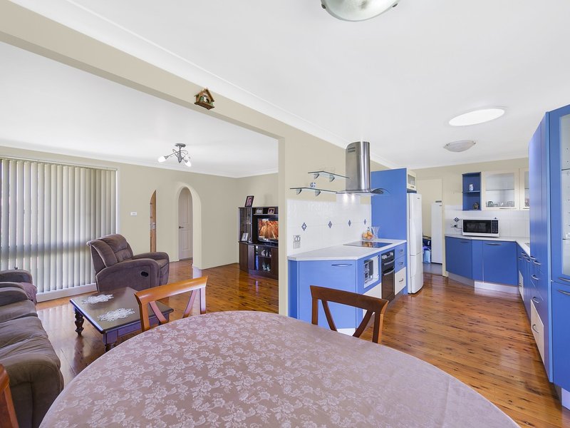 Photo - 33 Melrose Avenue, Gorokan NSW 2263 - Image 5