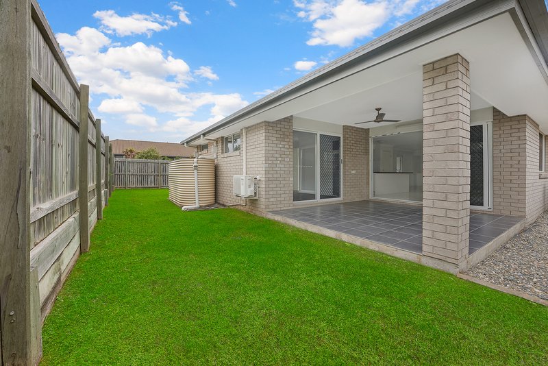 Photo - 33 Melville Parade, North Lakes QLD 4509 - Image 16