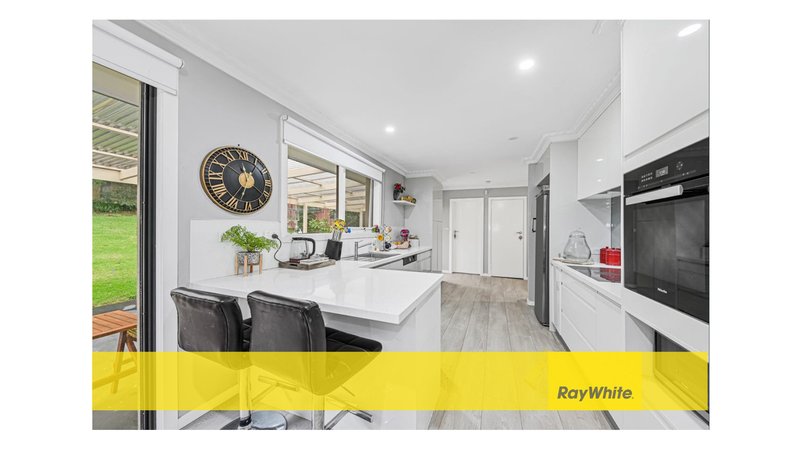 Photo - 33 Merricks Close, Ferntree Gully VIC 3156 - Image 3