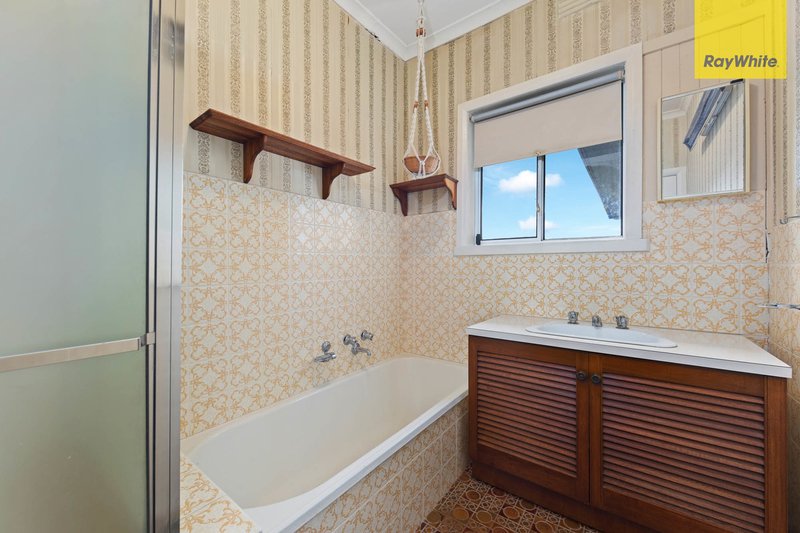 Photo - 33 Millawa Avenue, St Albans VIC 3021 - Image 10