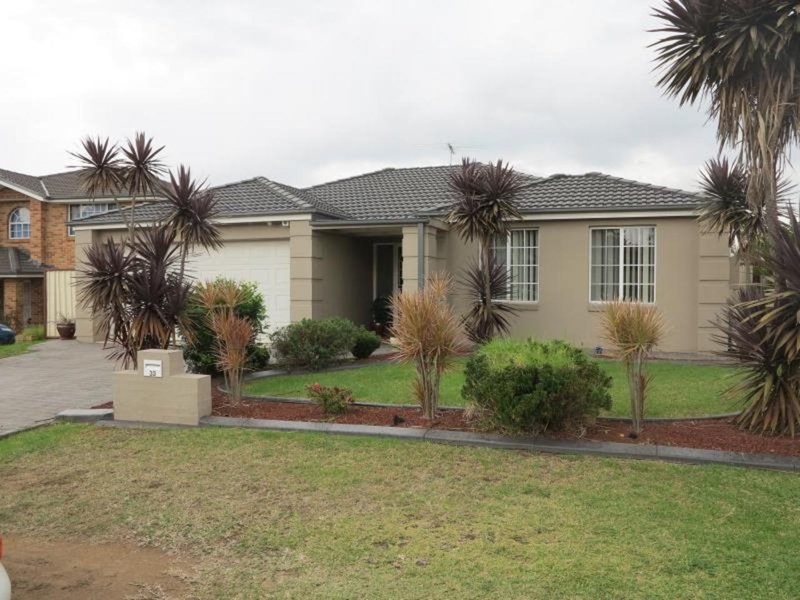 33 Mitchell Drive, West Hoxton NSW 2171