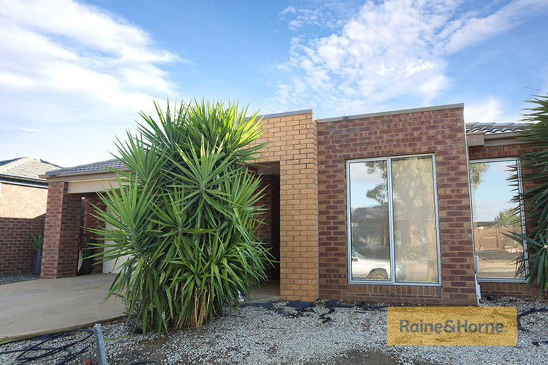 33 Moonah Avenue, Brookfield VIC 3338