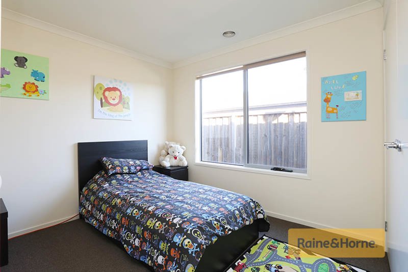 Photo - 33 Moonah Avenue, Brookfield VIC 3338 - Image 10