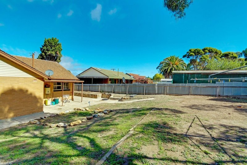 Photo - 33 Moorong Road, O'Sullivan Beach SA 5166 - Image 5