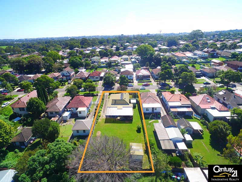 Photo - 33 Morotai Avenue, Riverwood NSW 2210 - Image 4