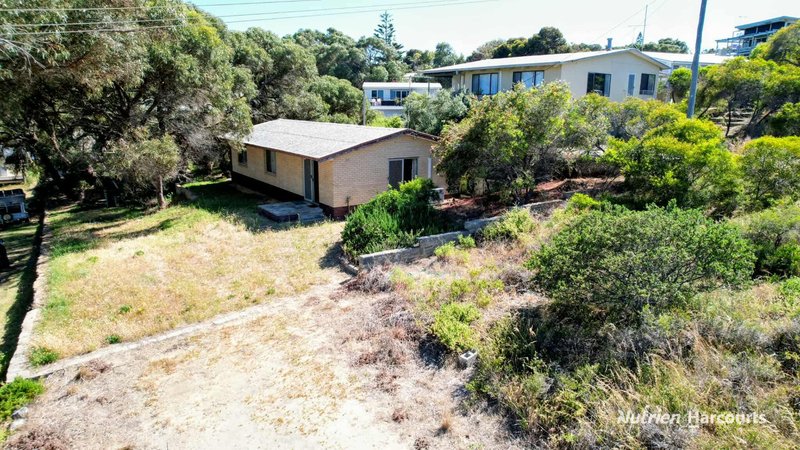 Photo - 33 Mortimer Road, Guilderton WA 6041 - Image 2