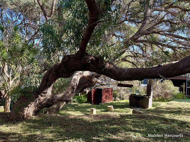 Photo - 33 Mortimer Road, Guilderton WA 6041 - Image 12