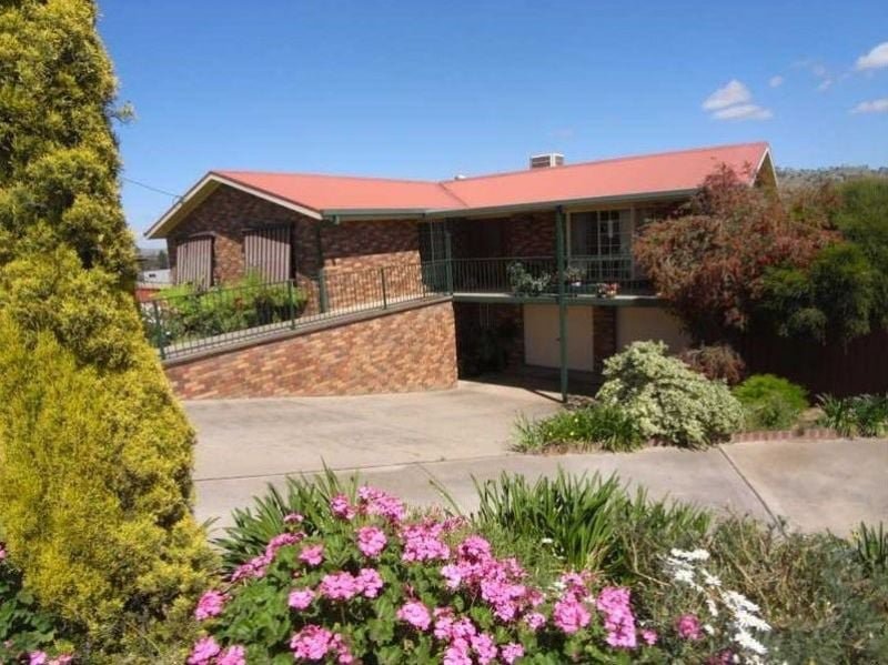 33 Mount Street, South Gundagai NSW 2722