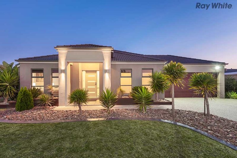 33 Mount Way, Caroline Springs VIC 3023