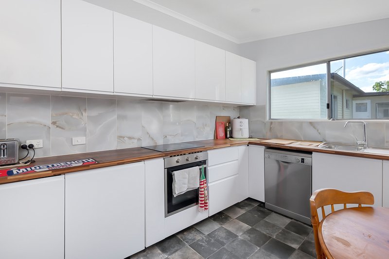 Photo - 33 Myra Street, Kingston QLD 4114 - Image 3