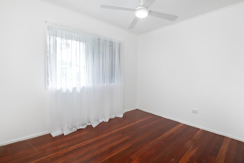Photo - 33 Myra Street, Kingston QLD 4114 - Image 7