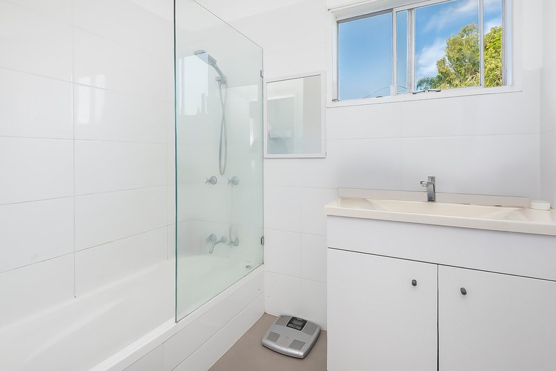 Photo - 33 Myra Street, Kingston QLD 4114 - Image 8