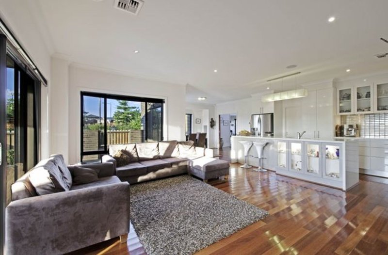 Photo - 33 Neil Harris Crescent, Forde ACT 2914 - Image 2