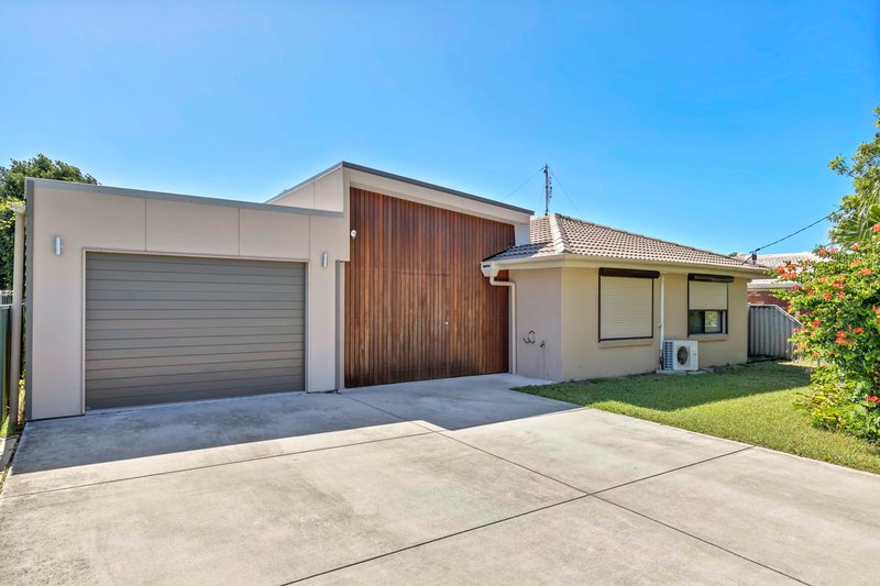 Photo - 33 Nicklin Way, Buddina QLD 4575 - Image 2