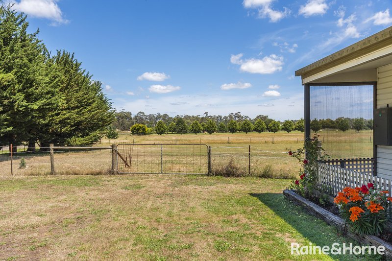 Photo - 33 Northumberland Road, Kyneton VIC 3444 - Image 5