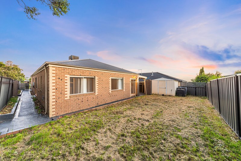 Photo - 33 O'Brien Parade, Pakenham VIC 3810 - Image 22