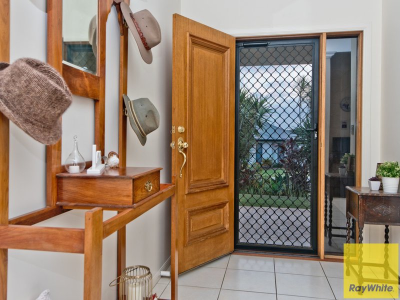 Photo - 33 Oisin Street, Murrumba Downs QLD 4503 - Image 4