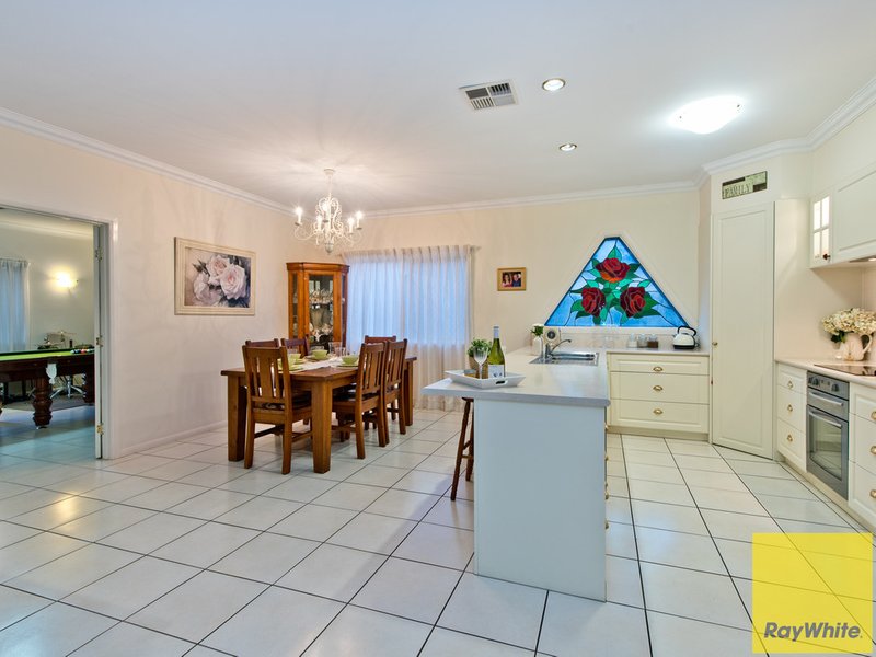 Photo - 33 Oisin Street, Murrumba Downs QLD 4503 - Image 16