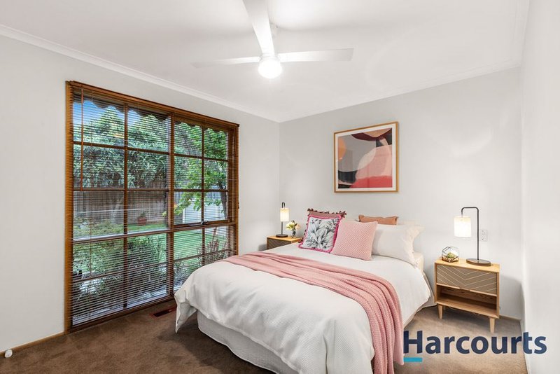 Photo - 33 Old Orchard Drive, Wantirna South VIC 3152 - Image 7