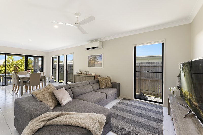 Photo - 33 Olive Circuit, Caloundra West QLD 4551 - Image 4
