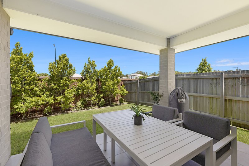 Photo - 33 Olive Circuit, Caloundra West QLD 4551 - Image 6
