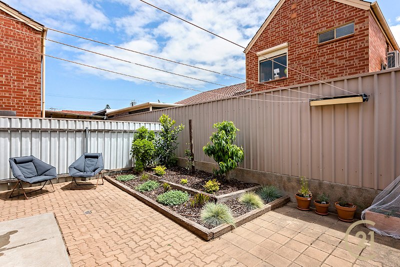 Photo - 33 Olive Street, Largs Bay SA 5016 - Image 8