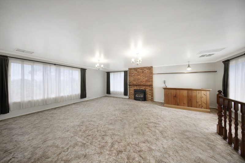 Photo - 33 Parkmore Road, Bentleigh East VIC 3165 - Image 5