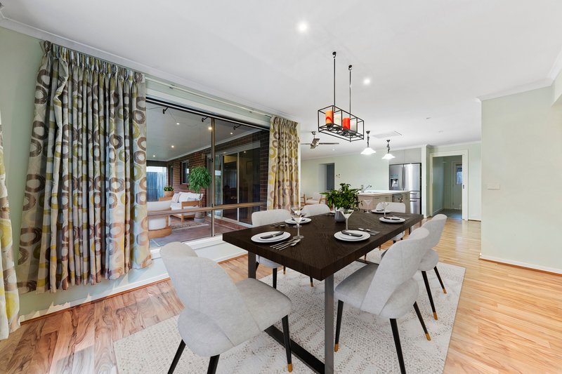 Photo - 33 Parman Avenue, Pakenham VIC 3810 - Image 5